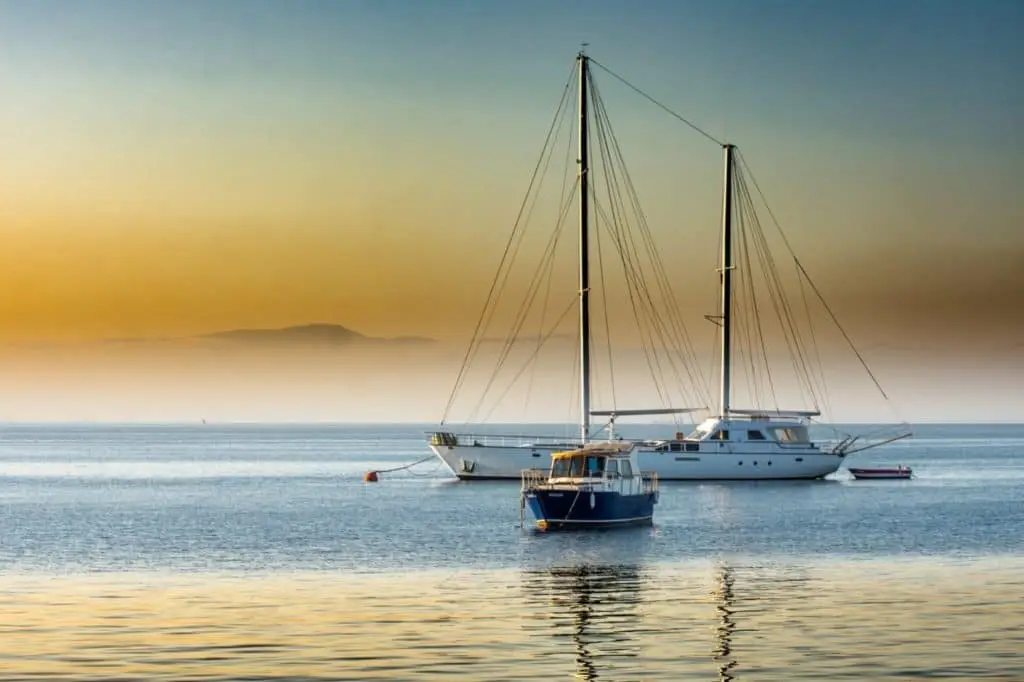 boat-on-water-free-stock-photo-public-domain-pictures