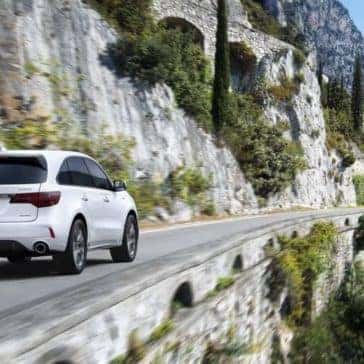 Acura-MDX-2019-SHAWD-advance-white-diamond-pearl-country-road