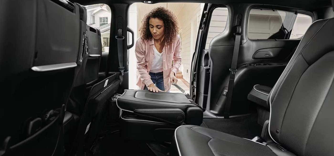 2026 chrysler pacifica stow and go seat folding down
