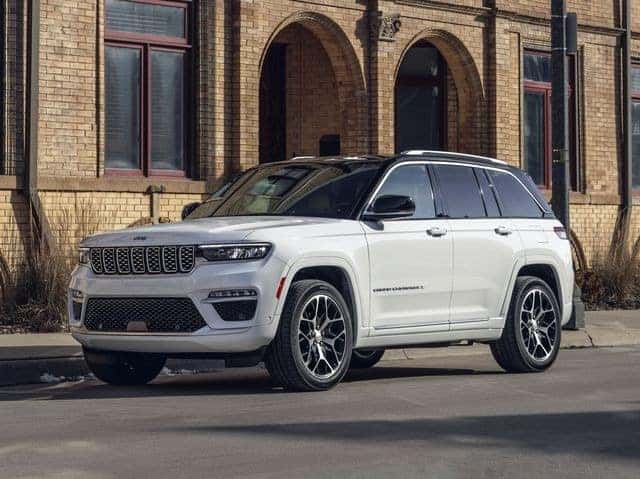2023 Jeep Grand Cherokee in White