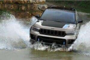 G Cherokee 4XE in water