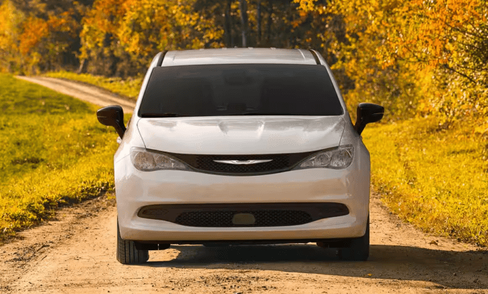 White 2026 Chrysler Voyager