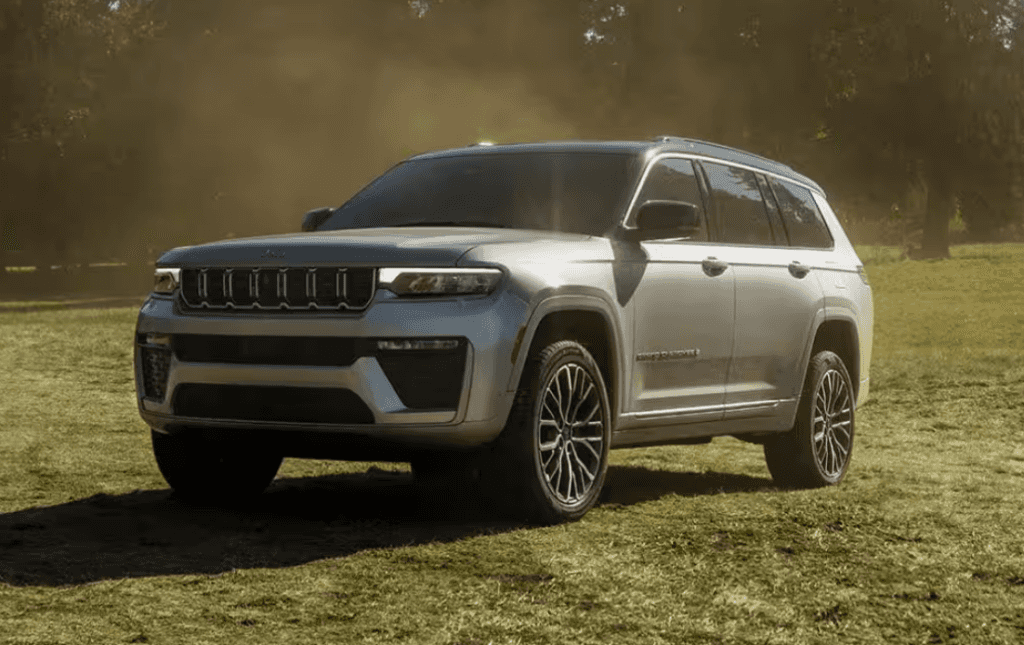 Gray 2026 Jeep Grand Cherokee