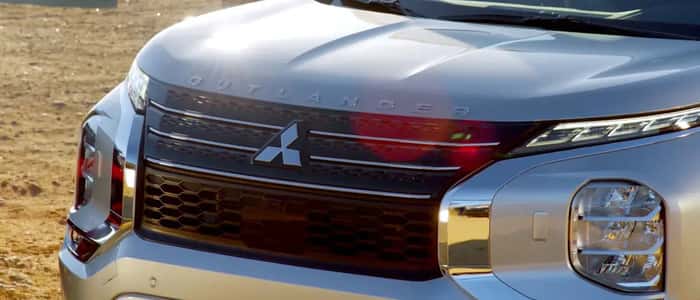 Front view of the Mitsubishi Outlander