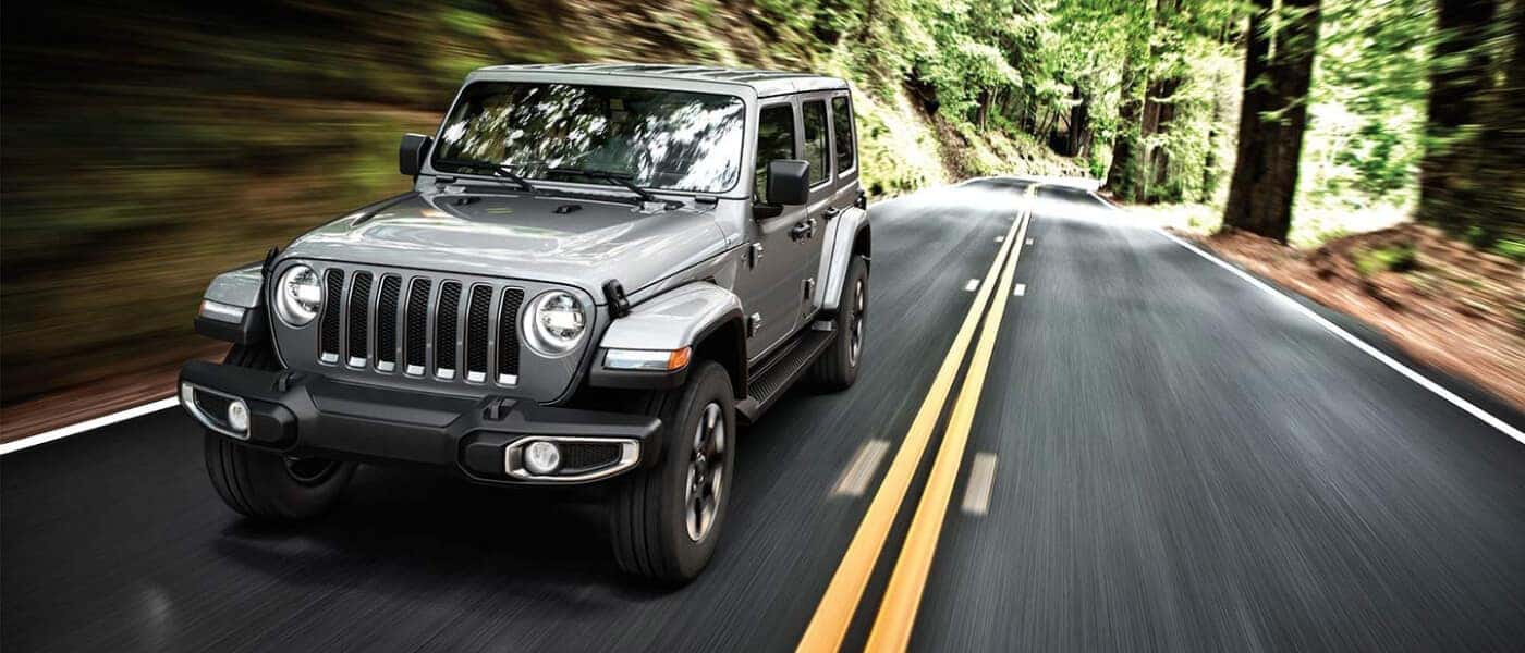 2020 Jeep Wrangler vs. 2021 Ford Bronco: Specs, Design, and Features 2020 Jeep Wrangler vs. 2021 Ford Bronco: Specs, Design, and Features