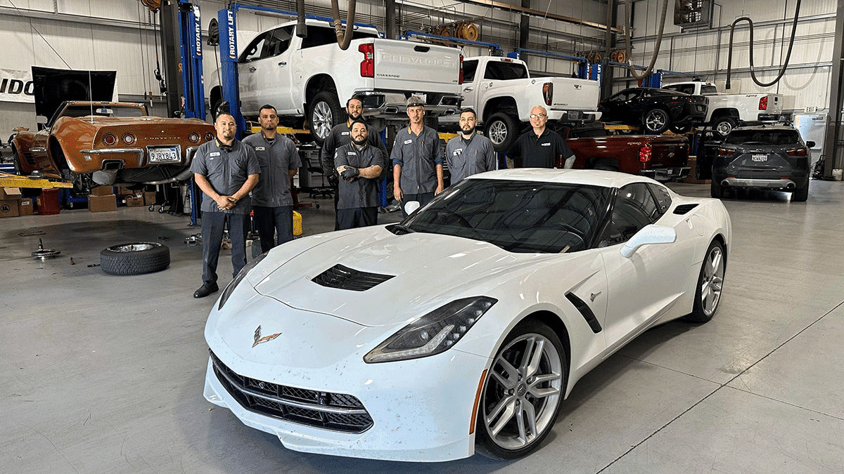 Hanlees Davis Chevy service team