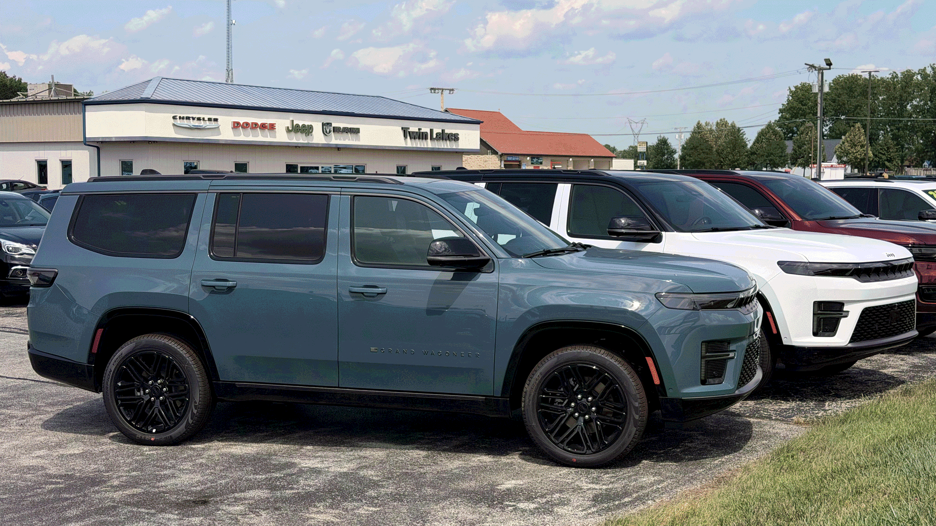 Chrysler Dodge Jeep Ram dealer near Winamac IN — Twin Lakes CDJR Monticello