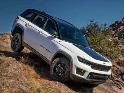 2025 Jeep Grand Cherokee L Performance Feature