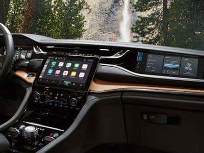 2025 Jeep Grand Cherokee L Technology Feature