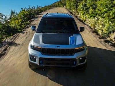 2025 Jeep Grand Cherokee Performance Feature