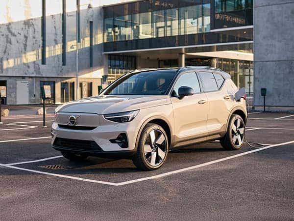 2025 EX40 Recharge