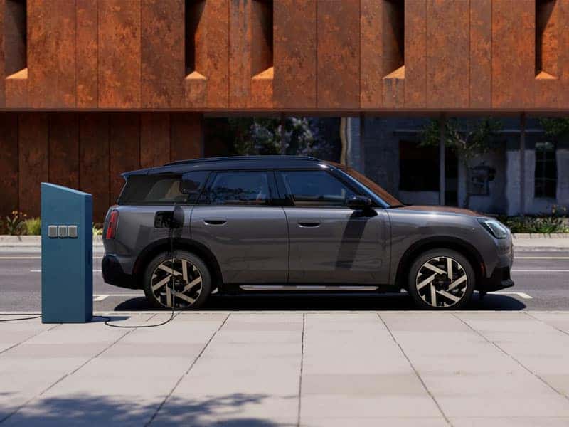 Electric vehicles near Staten Island NY at MINI of Manhattan