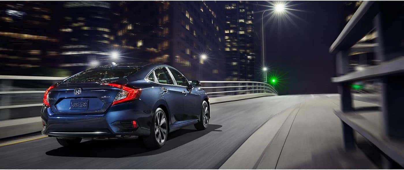 Honda_Civic_Driving_At_Night