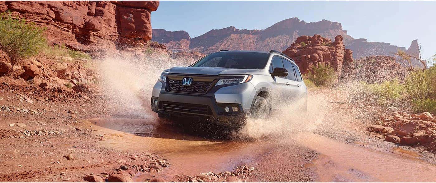 Honda_Passport_Crossing_River_In_Desert