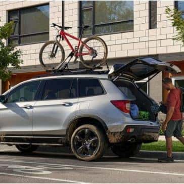 Honda_Passport_Parked_In_City