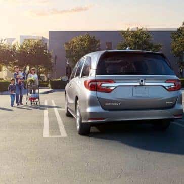 Honda_Odyssey_Parked_City_Parking_Lot