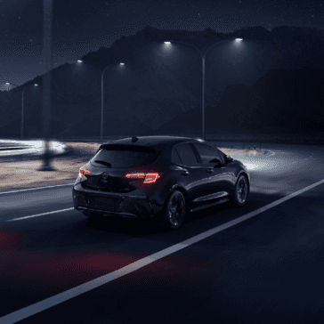 Toyota_Corolla_Hatchback_Driving_At_Night