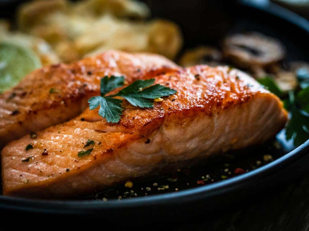 grilled salmon with herbs