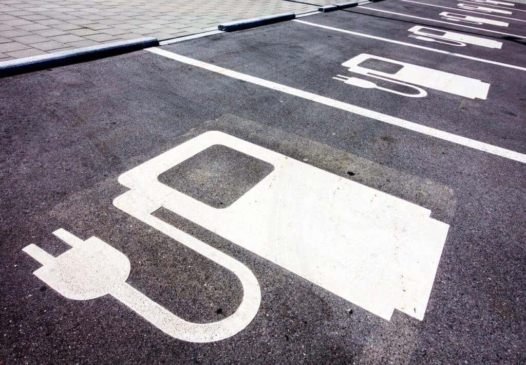 ev plug-in charging parking