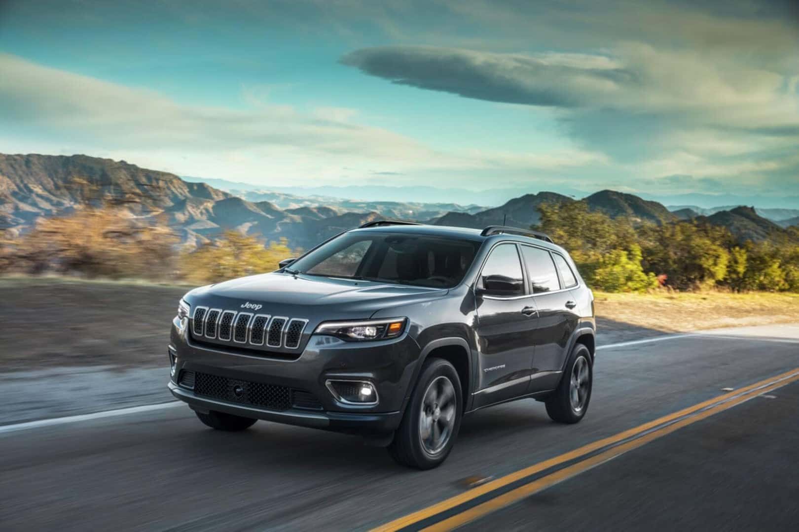 2022 Jeep Cherokee Gray on Road