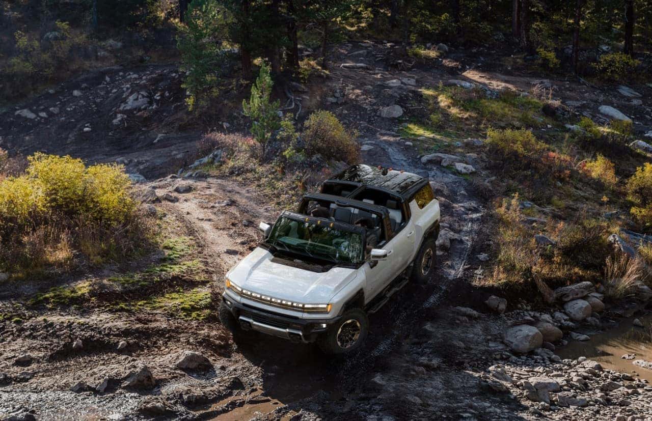 The GMC HUMMER EV SUV completes the HUMMER EV family and features a 126.7-inch wheelbase for tight proportions and a maneuverable body, providing remarkable on- and off-road capability.