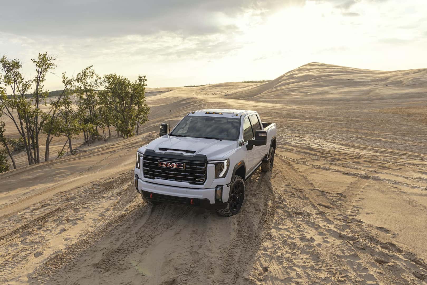 2024 GMC Sierra 2500 HD AT4 Front View