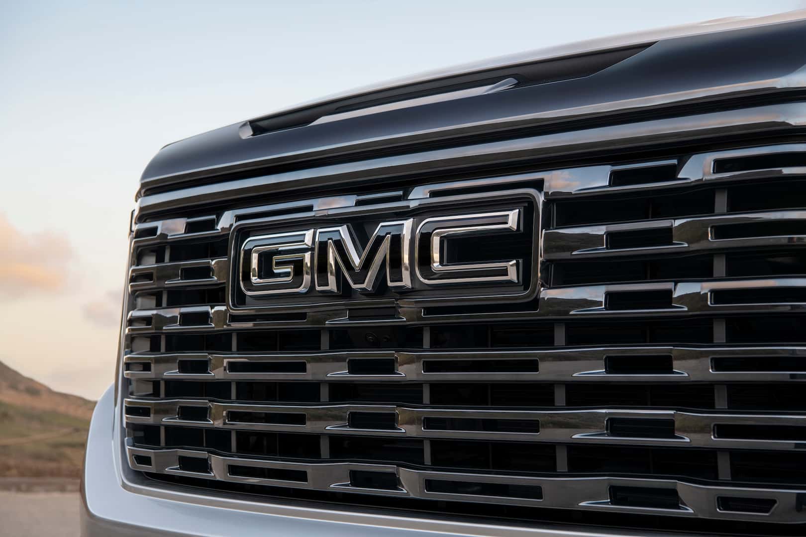 The GMC Sierra Denali Ultimate grille features the Vader Chrome accents to create a bold, premium look.