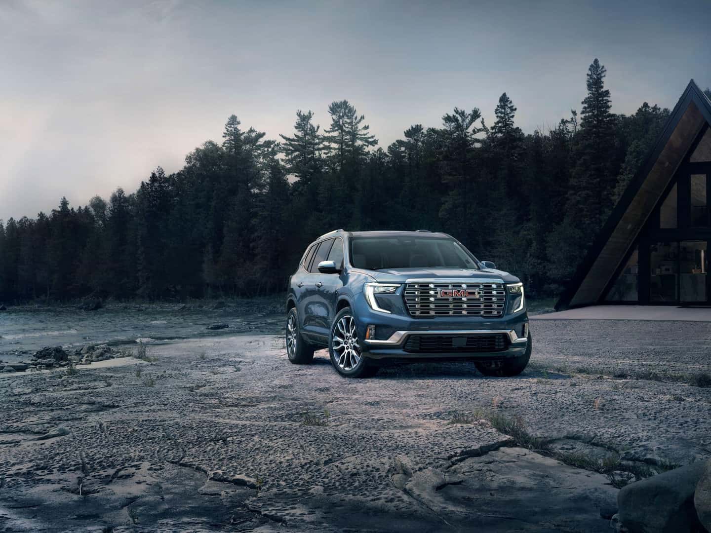 2024 GMC Acadia Denali Front End View