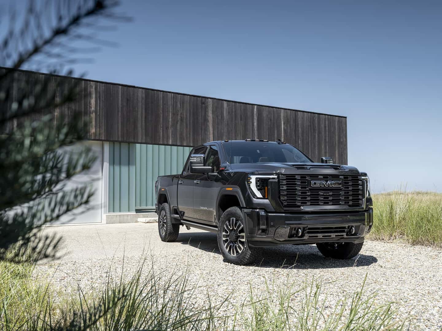 GMC Sierra 2500 HD Denali Ultimate Front View