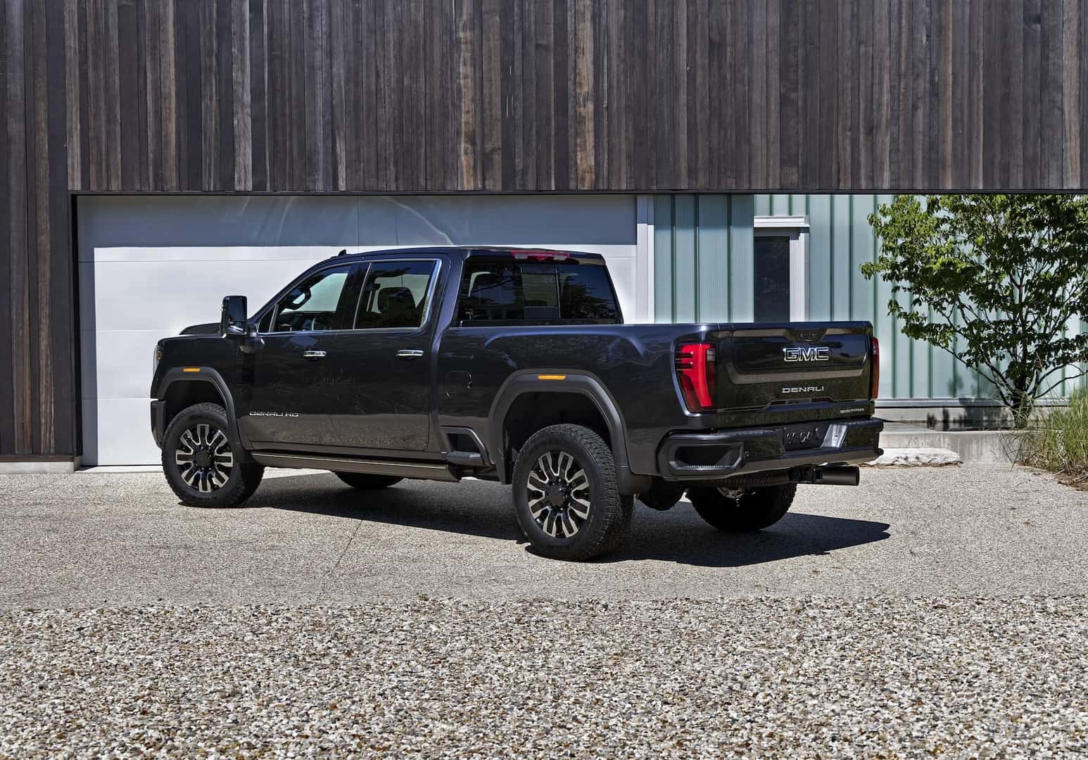 Rear 3/4 view of the GMC Sierra 2500 HD Denali Ultimate