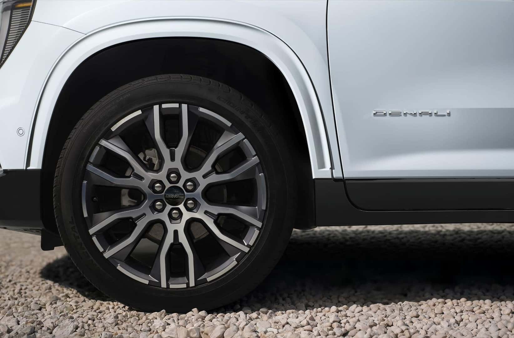 The Shiny 22-inch Machined Aluminum Wheels Of Pleasant And Unique 2026 GMC Acadia Denali Ultimate