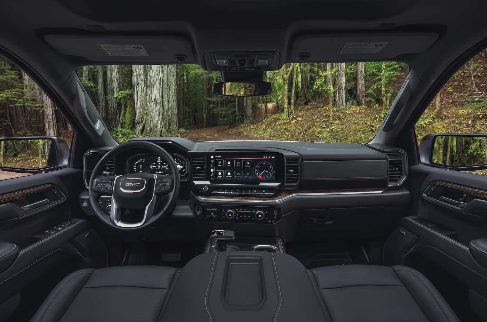 2024 GMC Sierra Interior