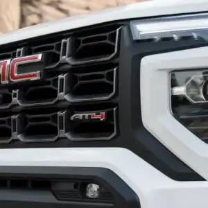 2026 GMC Canyon AT4 Summit White grille