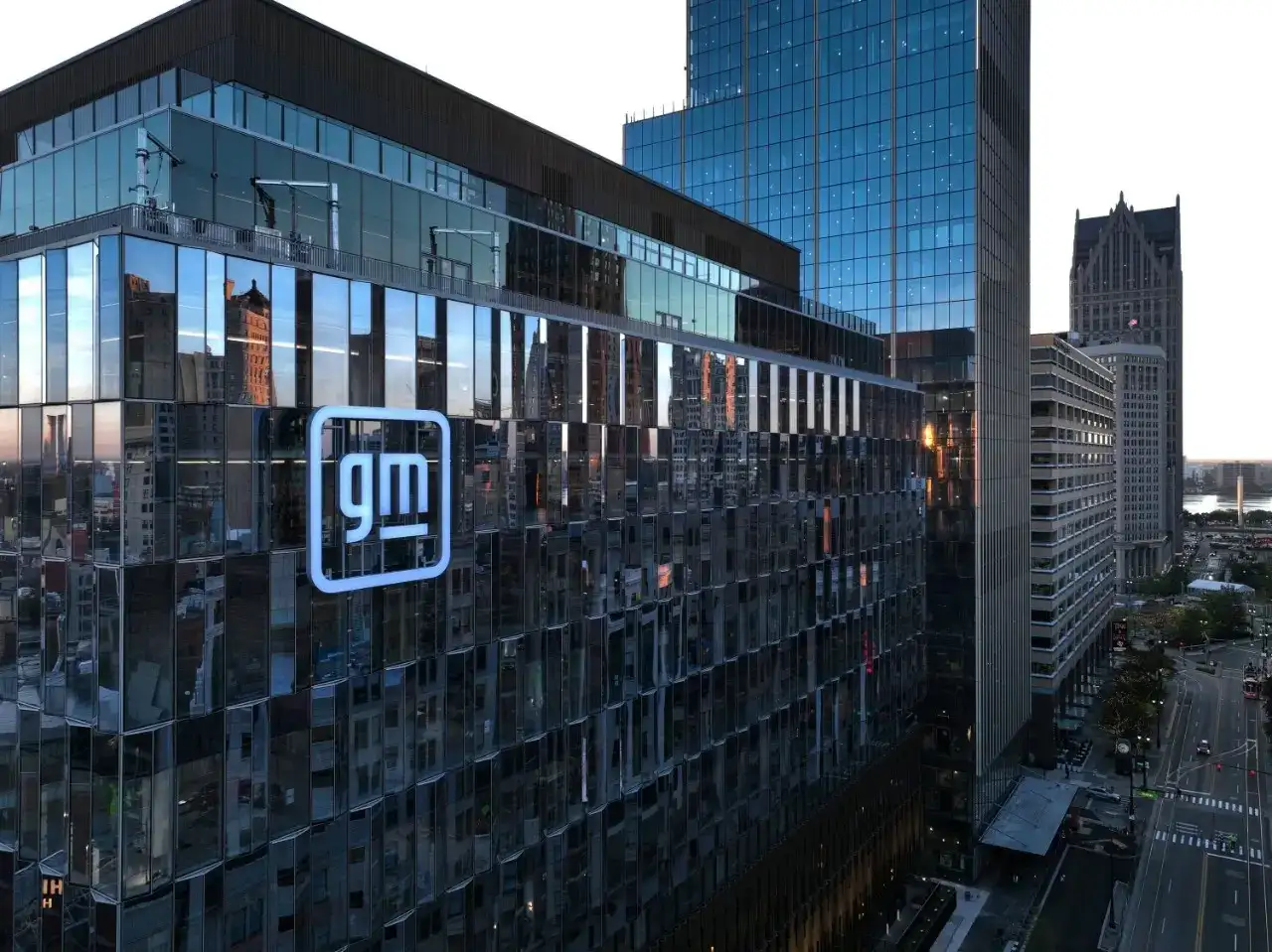 General Motors Corporate logo on Hudsons Detroit Building