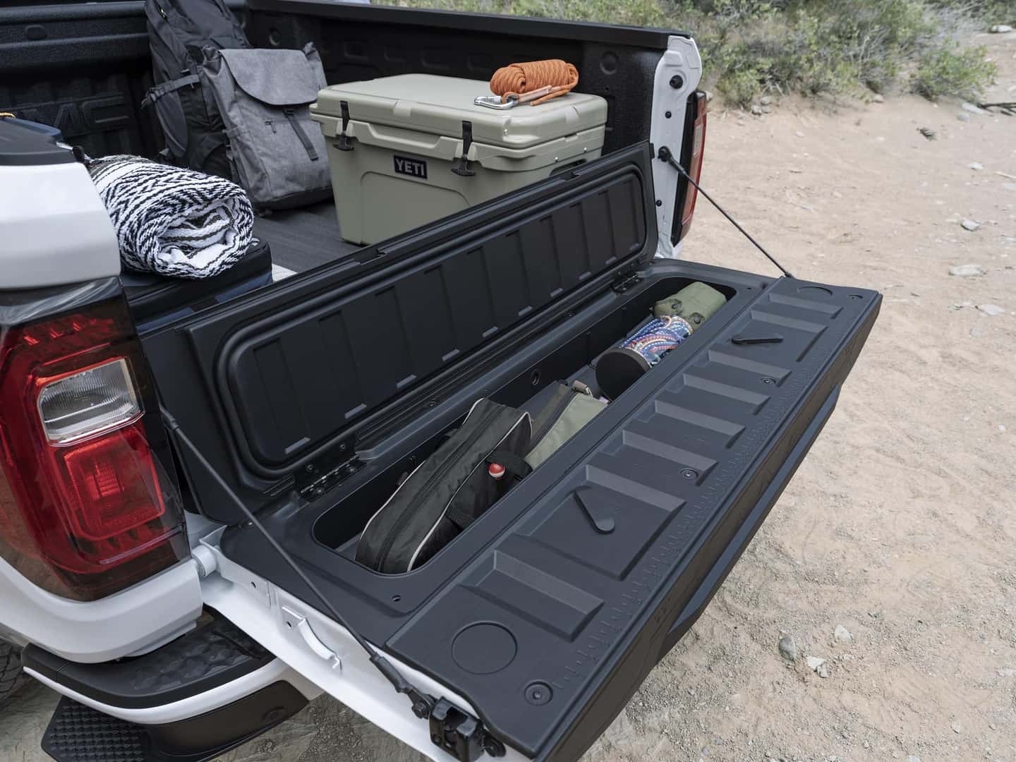2023 GMC Canyon AT4 Tailgate Storage
