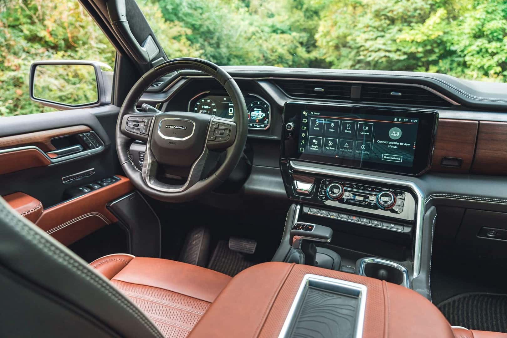 The Detailed Infotainment Center And Other Technological Features Of The Fabulous GMC Sierra 1500 Denali Ultimate