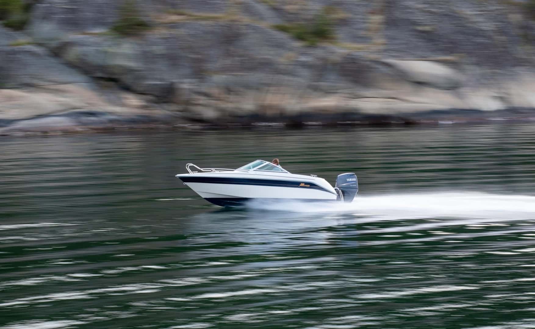 How to increase outboard engine performance